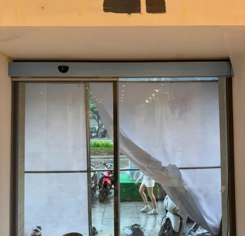 How to properly clean automatic doors to extend equipment lifespan