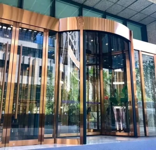 Automatic doors for boutique hotels: Aesthetics and user experience