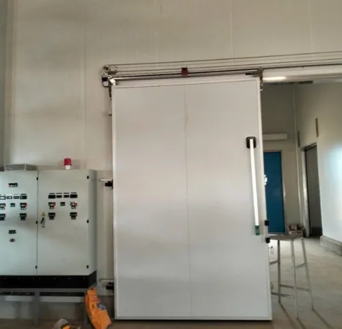 Cửa tự động cho kho lạnh: Giảm thất thoát nhiệt và tiết kiệm năng lượng