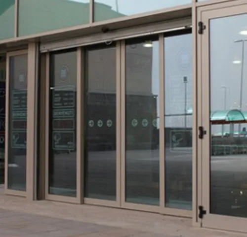 Energy-saving automatic doors: How to optimize sensors and opening-closing time