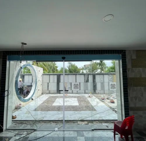 Tips for choosing the right glass for automatic doors