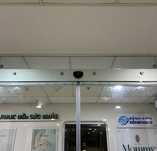 Why hospitals should use sensor automatic doors