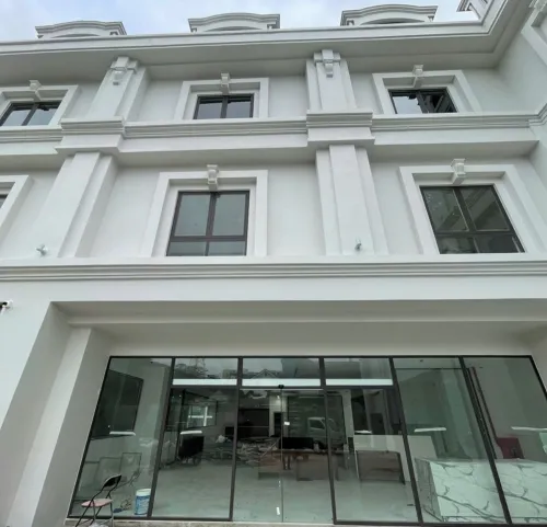 Why Does the Same Automatic Door System Provide Different User Experiences Across Different Buildings?