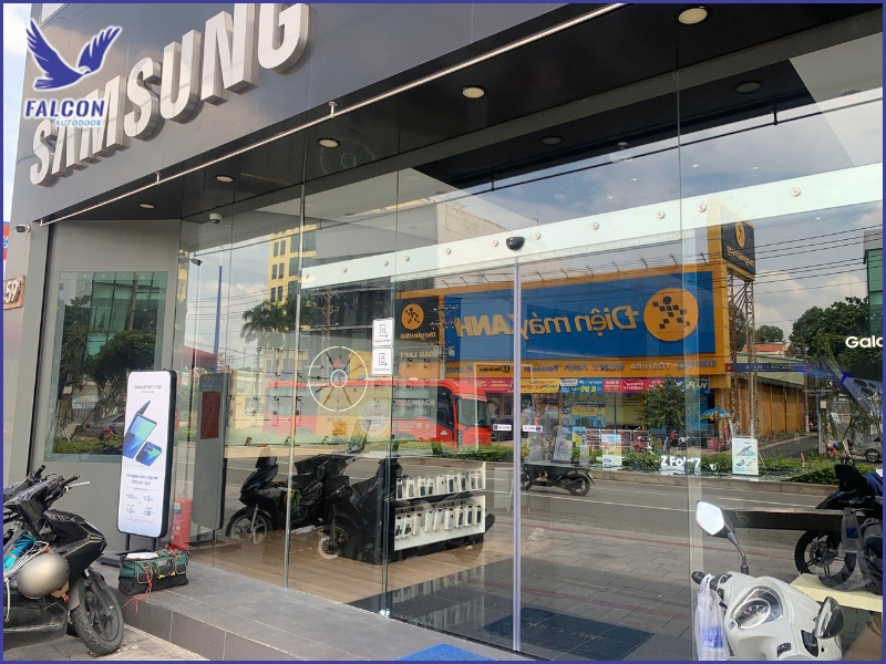 Applications of IoT-enabled automatic doors in modern facilities