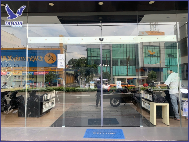 Automatic and traditional doors - concepts and characteristics