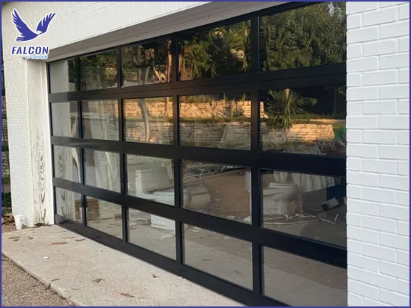 Automatic door types suitable for family garages