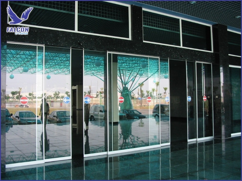 Bảo trì và vận hành hiệu quả cửa tự động cho trung tâm hội nghị