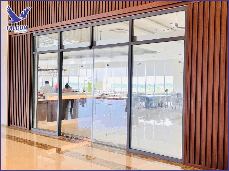 Benefits of installing automatic doors for sports centers