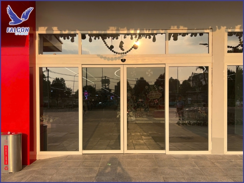 Benefits of installing automatic doors in shopping malls