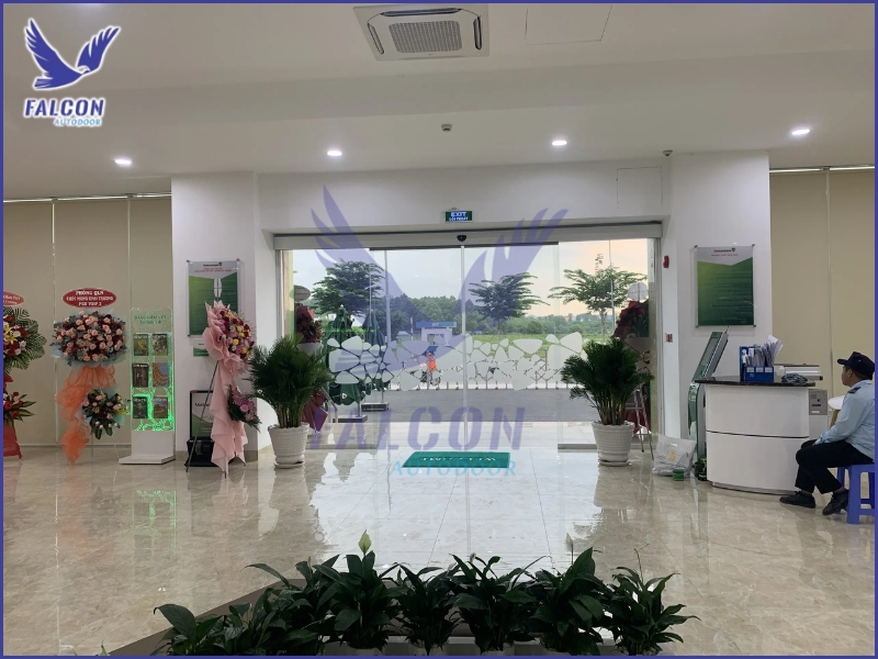 Benefits of using automatic doors in office buildings