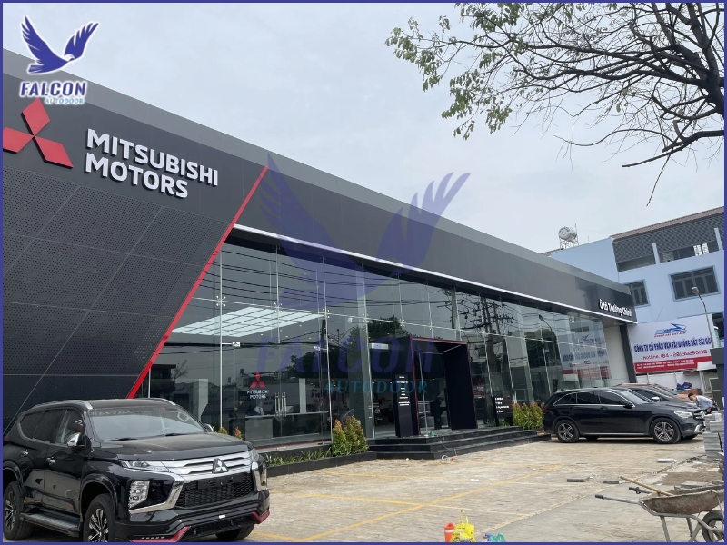 Các loại cửa tự động phù hợp cho showroom và nhà hàng cao cấp