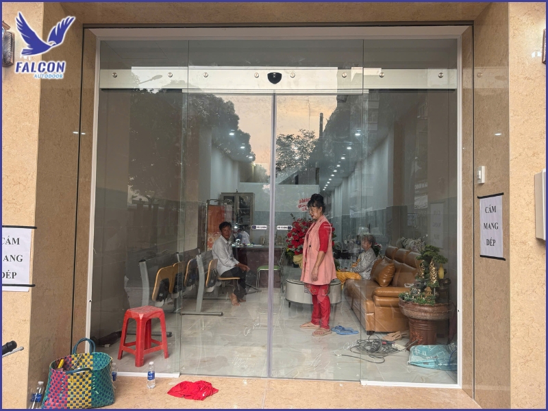 Common types of glass used for automatic doors