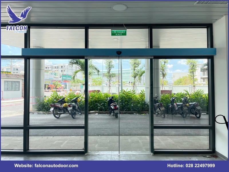 Falcon automatic door installation process at Thuy Linh Long
