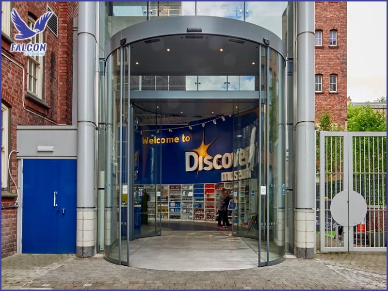 High-end architectural trends emphasize aesthetics and user experience