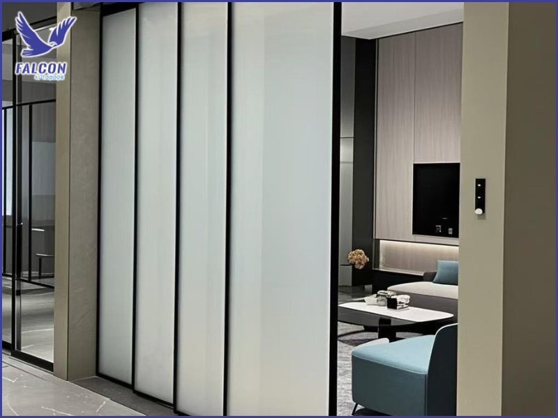 How automatic folding doors are used in practice