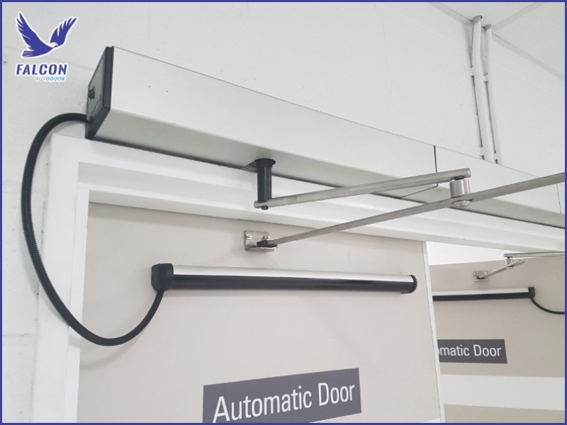 Identifying automatic swing door malfunctions and their severity