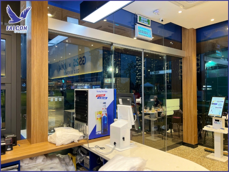 Installing automatic doors for mini supermarkets at Thuy Linh Long