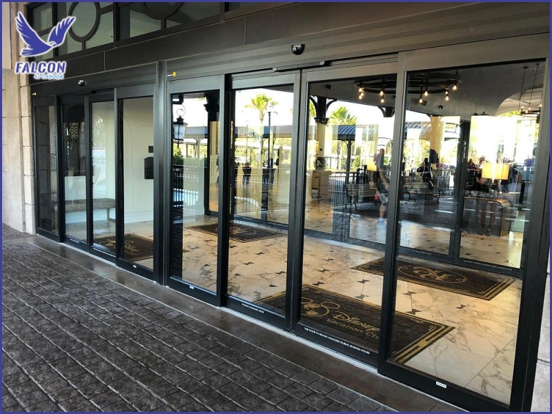 Lợi ích của cửa tự động trong trung tâm hội nghị