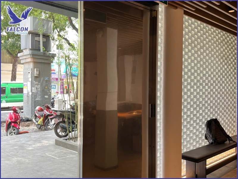 Lợi ích khi lắp cửa tự động cho nhà hàng