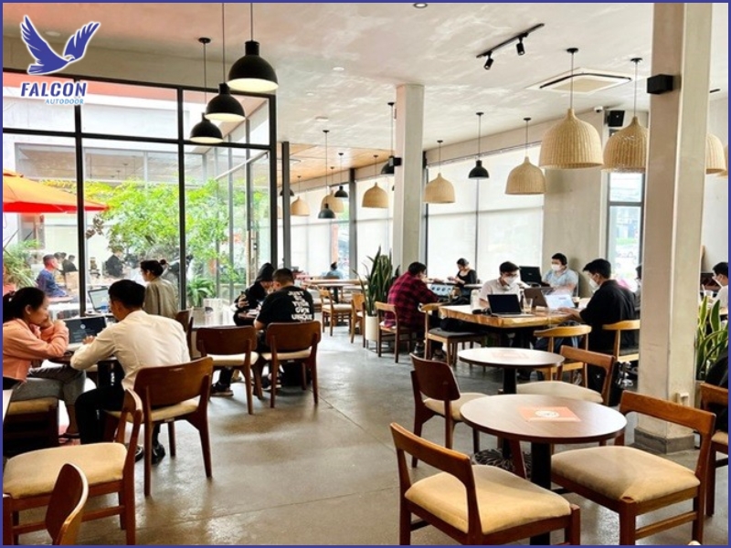 Lợi ích khi lắp cửa tự động cho quán