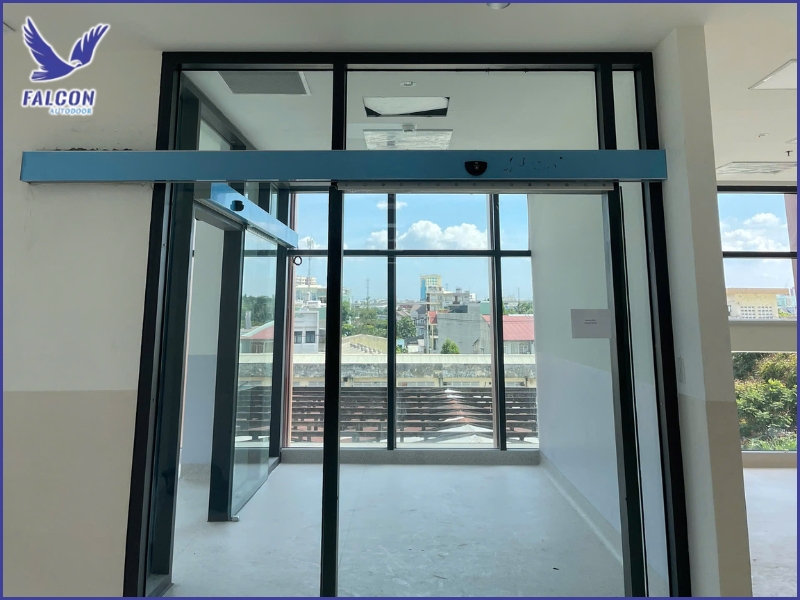 Nguyên nhân phổ biến khiến cửa tự động bị kẹt đột ngột