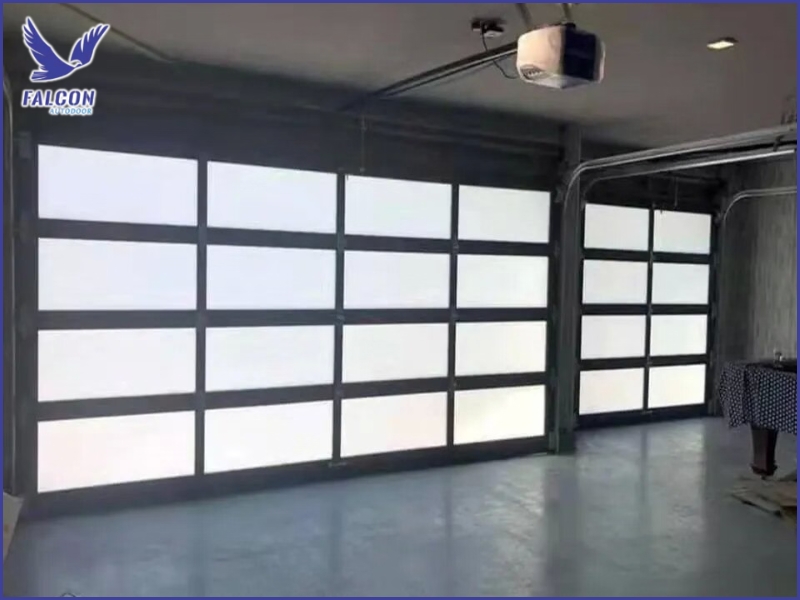 Nhu cầu sử dụng cửa tự động tại gara ô tô gia đình