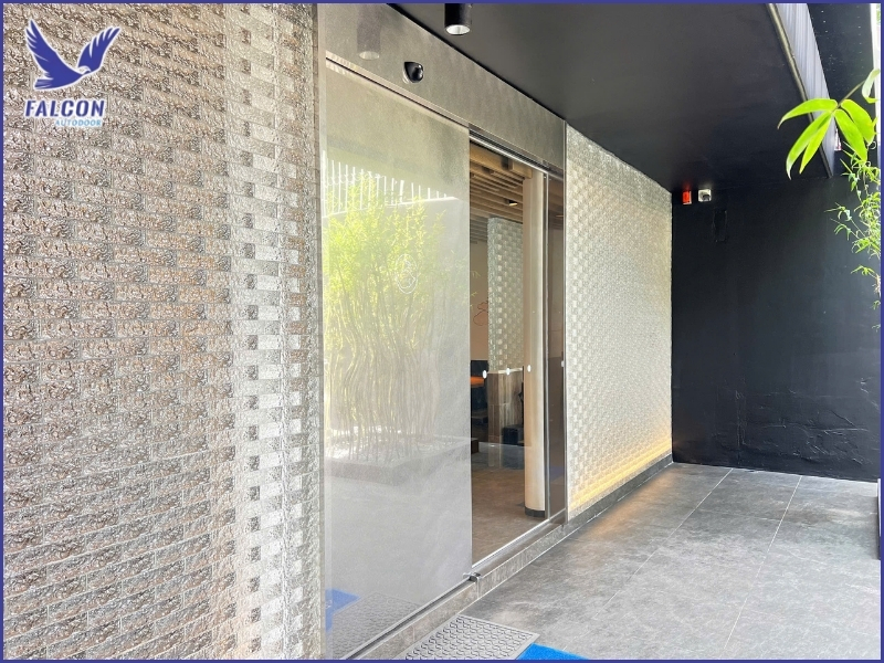 Popular types of automatic doors for restaurants