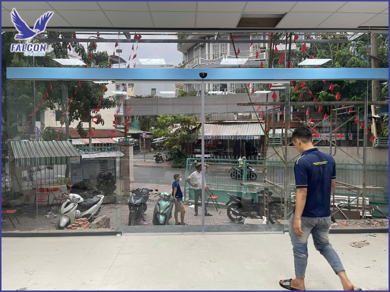 Safety criteria when choosing glass for automatic doors