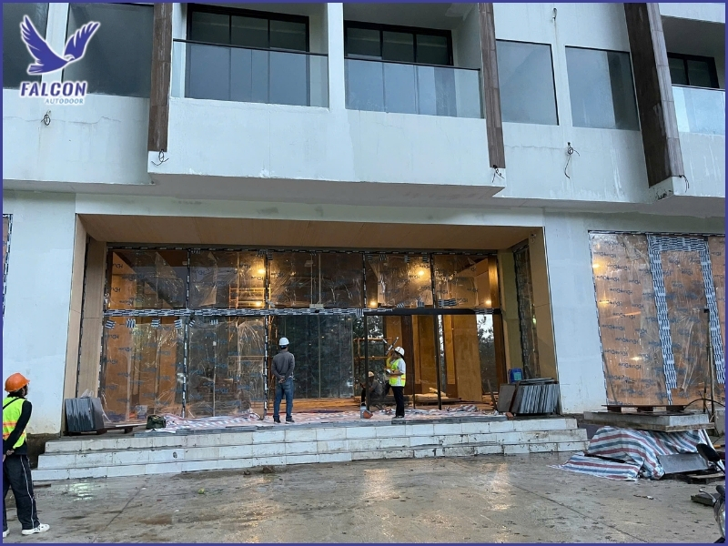 The role of automatic doors in 5-star hotels