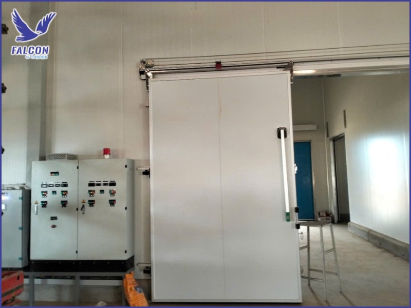 The role of automatic doors in food processing factories
