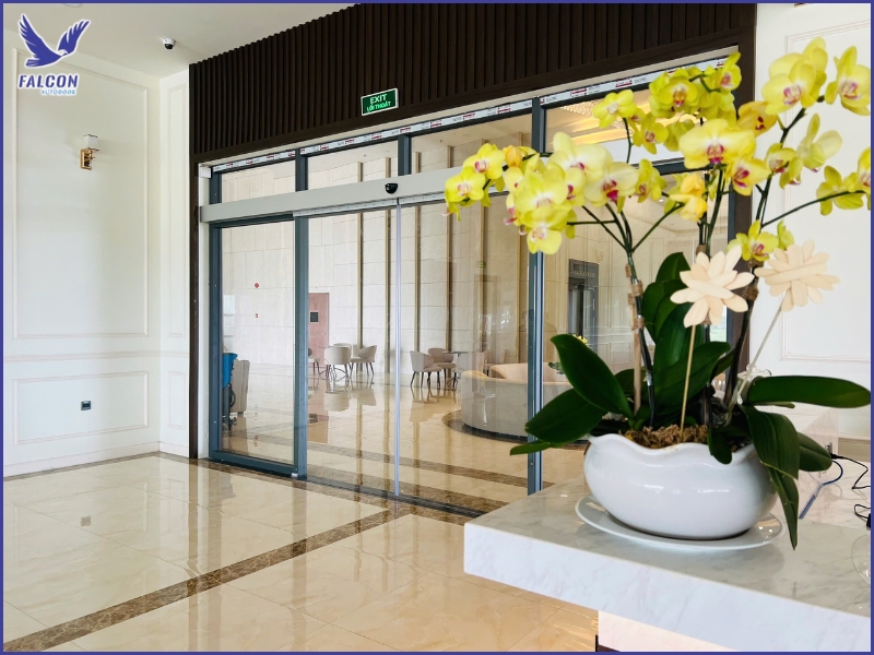 Thuy Linh Long - A Falcon automatic door solution for private homes