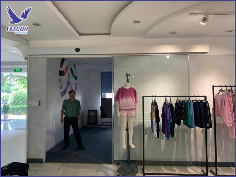 Thuy Linh Long - Comprehensive automatic door solutions for supermarkets