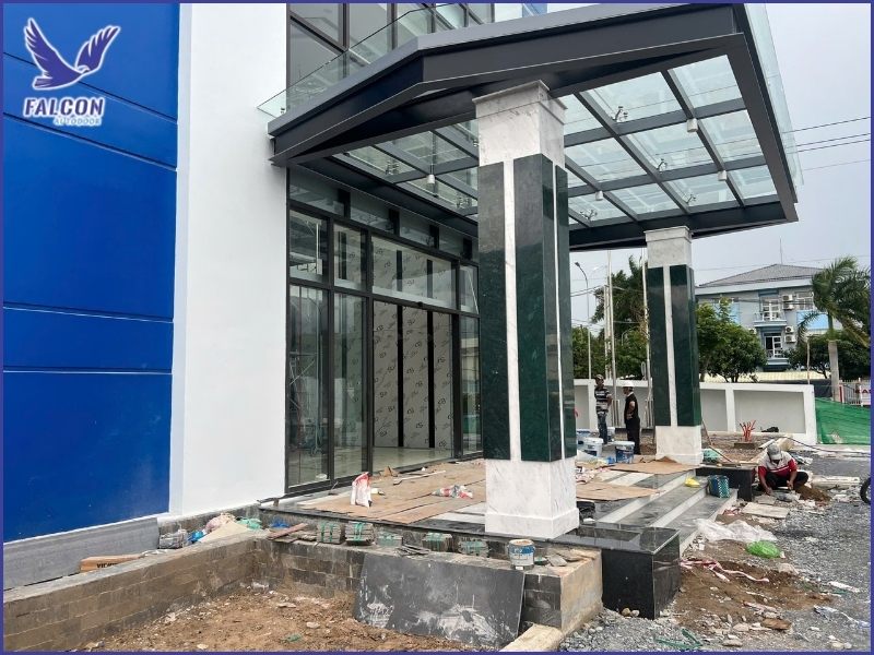 Types of automatic doors suitable for schools