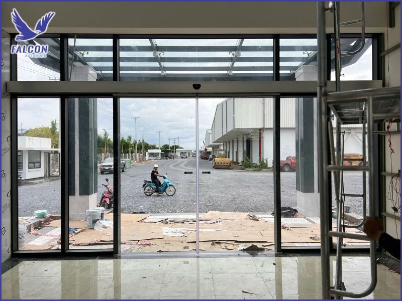 Vì sao cảm biến đóng vai trò quan trọng trong hệ thống cửa tự động?