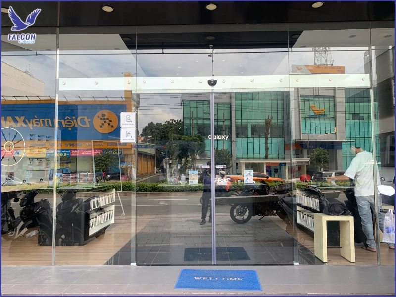 What is an automatic door?